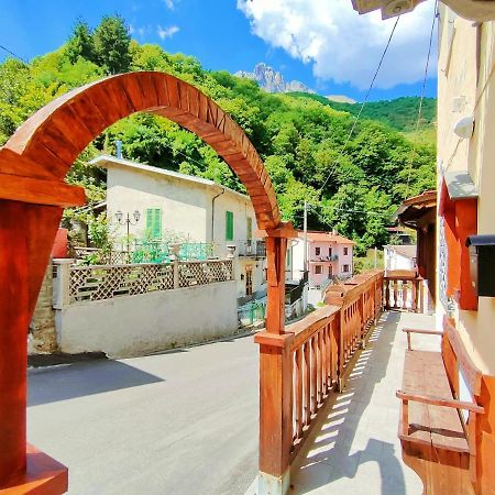 Hotel Palazzo Del Doma - Lake Vagli Vagli di Sotto Eksteriør billede