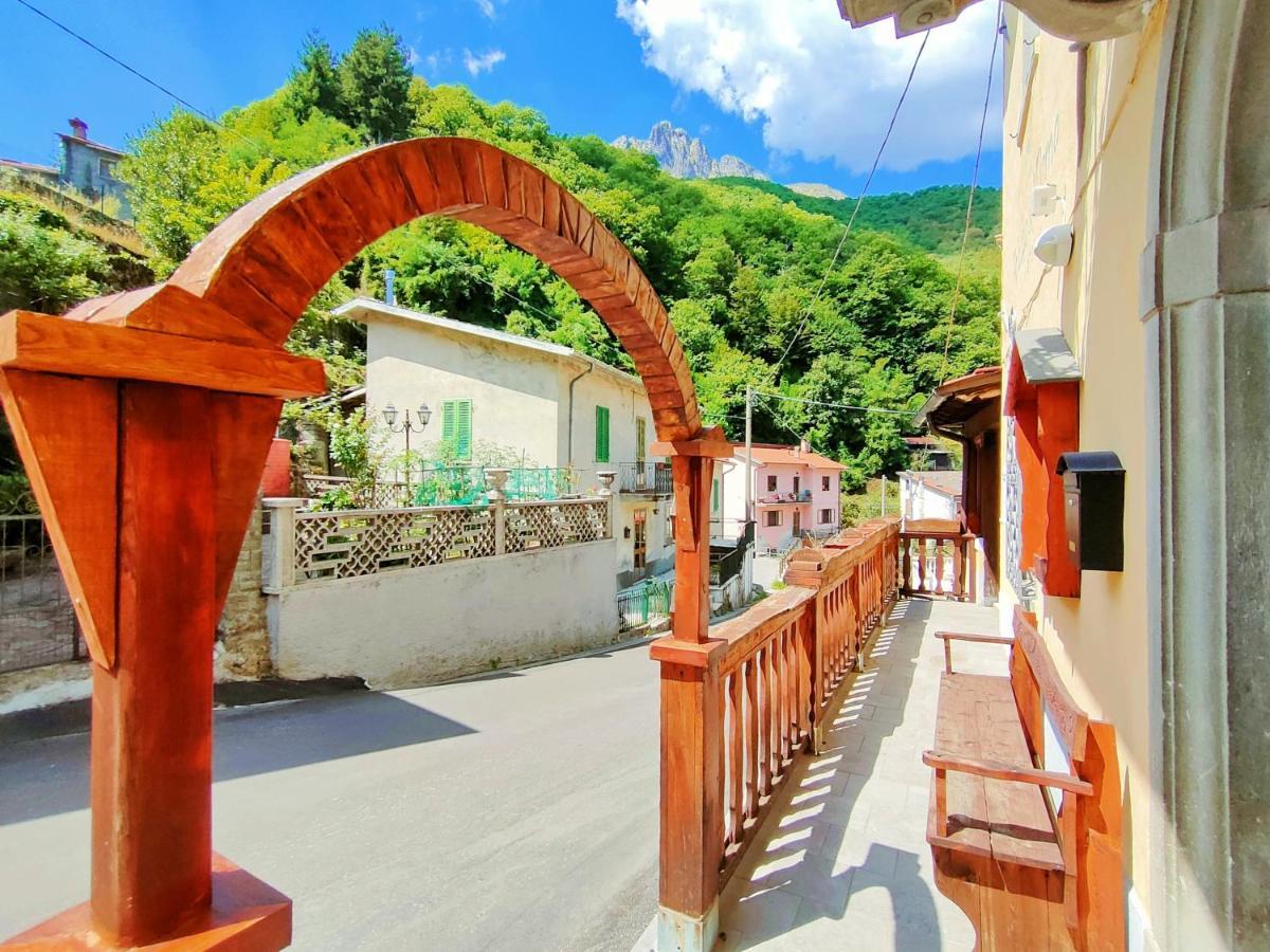 Hotel Palazzo Del Doma - Lake Vagli Vagli di Sotto Eksteriør billede