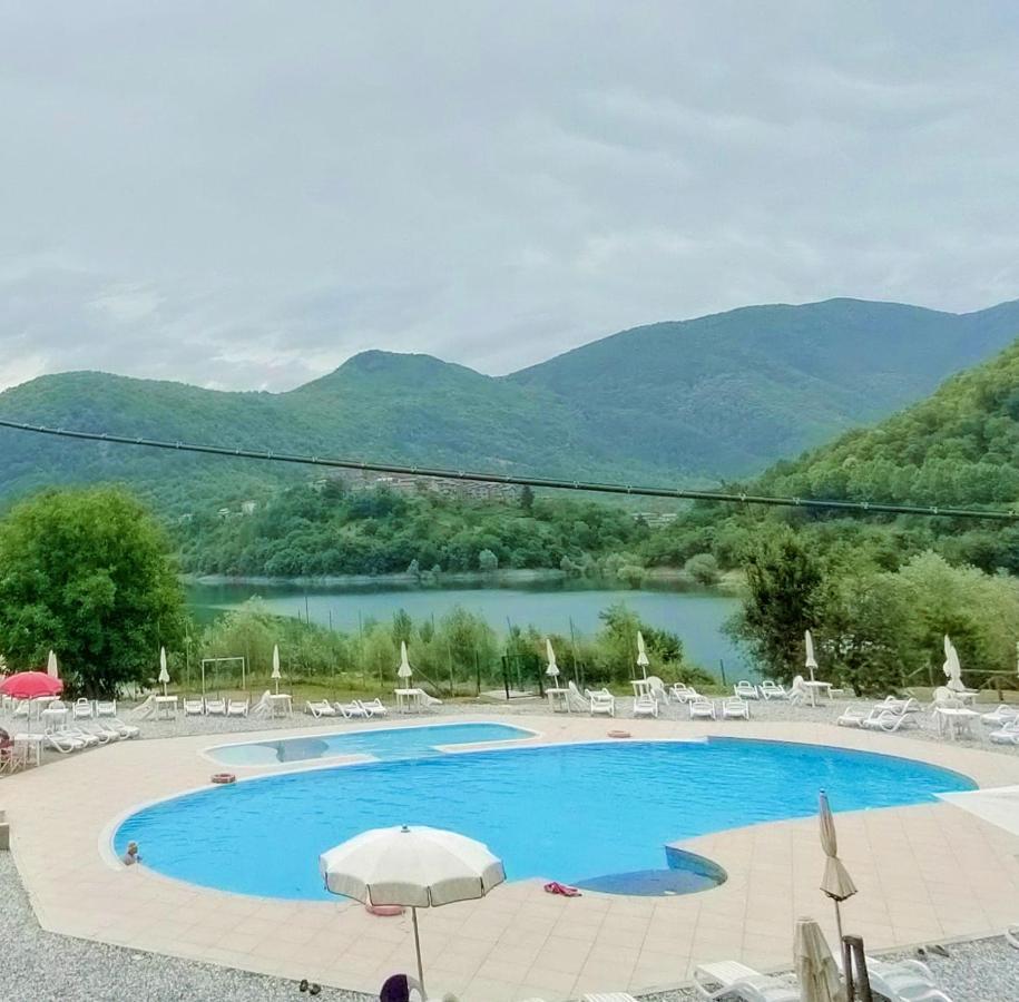 Hotel Palazzo Del Doma - Lake Vagli Vagli di Sotto Eksteriør billede