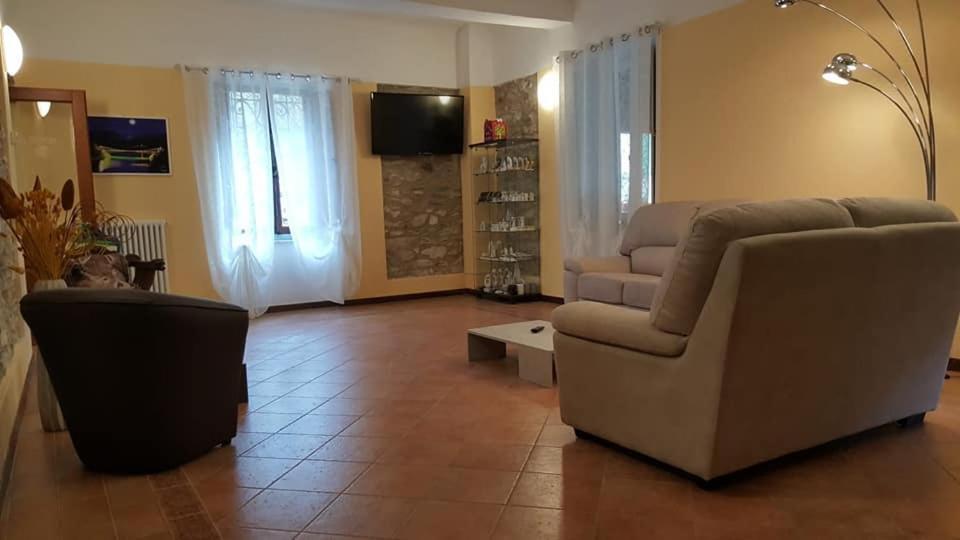 Hotel Palazzo Del Doma - Lake Vagli Vagli di Sotto Eksteriør billede